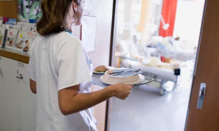 6,9 Milliarden Franken: Die Spitäler Rund 6,9 Milliarden Franken betragen die Kosten für den stationären Spitalaufenthalt in der obligatorischen Grundversicherung - Tendenz steigend.