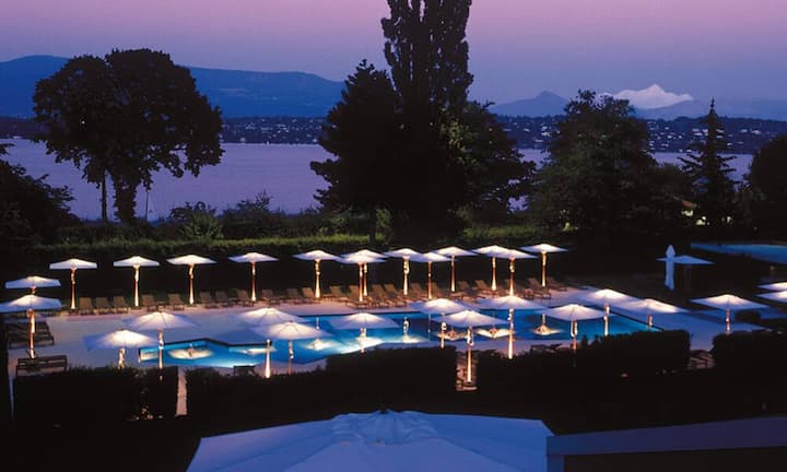 Rang 3: La Réserve Genève, Genf Bellevue. Das Genfer City-Resort zeigt, dass die Regie eines passionierten Gastgebers aus einem guten Hotel ein sehr gutes machen kann. Im Vorjahr noch auf Platz 6, nun Platz 3.