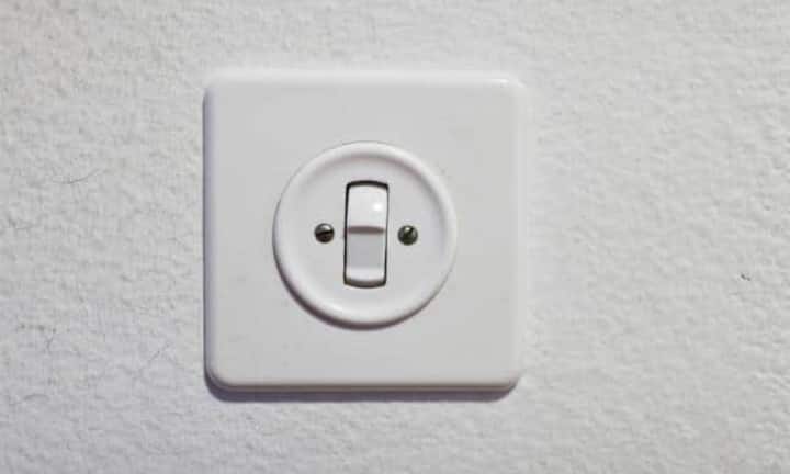 Das Gesetz sieht Einsparungen vor: Über Vorschriften und Subventionen sollen Strom und fossile Energien eingespart werden.