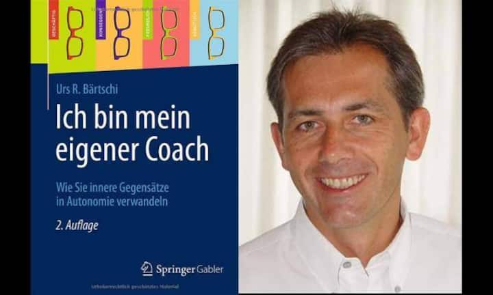 Rang 6: «Ich bin mein eigener Coach» von Urs Bärtschi
Erfolgreiches Zeitmanagement ist der Schlüsselfaktor beim erreichen von Zielen. Mit diesem Buch baut der Leser auf seine individuellen Stärken und Möglichkeiten auf und schöpft sein Potential aus.
ISBN: 978-3658058579, Umfang: 124 Seiten, Verlag: Gabler Verlag, Preis: 28.90 Franken