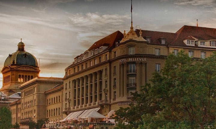 Im Verwaltungsrat der Hotel Bellvue Palace Immobilien AG nehmen drei Herren Platz - und keine Frau. Die Quote schreibt allerdings eine vor.
