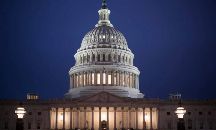 Bürokraten:Die staatliche Regierung beschäftigt insgesamt 2,8 Millionen Personen - für Donald Trump viel zu viele. Er will die Zahl senken. Zudem will er unnötige Bürokratie abbauen: In Zukunft darf eine Vorschrift nur erlassen werden, wenn zwei bestehende abgeschafft werden.



Bilder: Keystone/Pexels