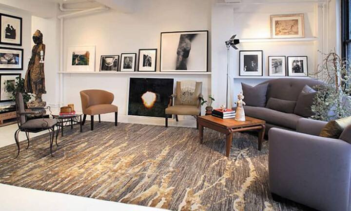 Erdig: Der Wolfsteppich von Tufenkian hält einem auf dem Boden.