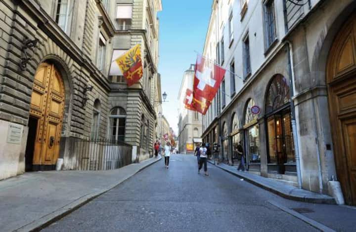 So überteuert sind Wohnungen in den Metropolen:In Genf hat sich der überhitzte Immobilienmarkt in den letzten Jahren abgekühlt. Doch noch immer sind die Preise in der Calvinstadt überhöht: Genf erreicht im «Global Real Estate Bubble Index» der UBS den Indexwert 0,75 (überbewertet: 0,5 bis 1,5). Flickr/CC/ITU Pictures