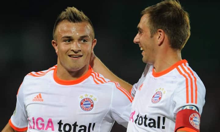 Neu dabei und schon Matchwinner im Pokal: Xherdan Shaqiri (links, mit Philipp Lahm) gehört zum Star-Ensemble des FC Bayern München, das es gemäss «transfermarkt.ch» auf einen einsamen Spitzenwert von 515 Millionen Franken bringt.