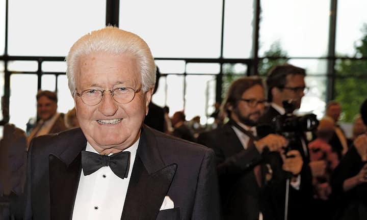 Jörg BuchererVR-Präsident BuchererBucherer, der mit Abstand grösste Uhren- und Schmuckdetaillist Europas, hat gerade eine Zusammenarbeit mit der deutschen KaDeWe Group angekündigt. In Paris ist Bucherer am Boulevard des Capucines schon seit 2013 mit dem grössten Uhren- und Schmuckgeschäft der Welt präsent. Und neu eröffnet man in Kopenhagen die grösste Luxusuhren- und Schmuckabteilung Skandinaviens. Pisonic Zvonimir