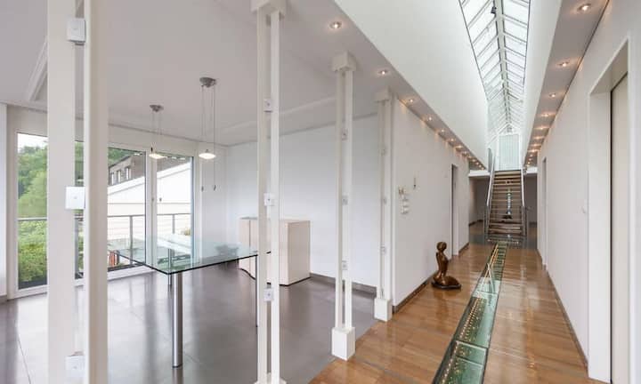 Preis: 1.650.000 CHF
Quelle und Bilder: Engel & Völkers