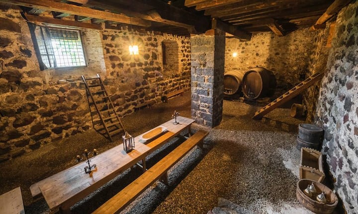 Auch zwei tiefe Weinkeller sind vorhanden. PR/ Alessandro Carpentiero