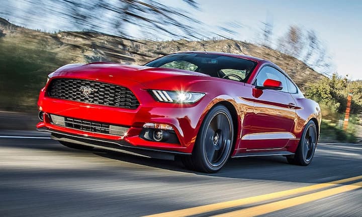 Der Achtzylinder leistet 441 PS und 542 Nm, schafft Tempo 250 und wird für echte Fans wahrscheinlich der einzig wahre Antrieb sein.