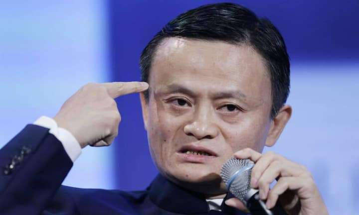 Jack Ma weiss wie kein Zweiter, dass es nicht aufs Alter, sondern auf Durchhaltevermögen und Grips ankommt. Erst mit 35 Jahren, nach unzähligen Absagen von Universitäten und Firmen, gründerte er den chinesischen Onlinehändler Alibaba und legte ab dem dritten Jahr eine steile Erfolgskurve hin.