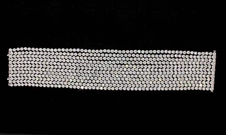 Sie gehörten Bernie Madoff und seiner Ehefrau Ruth, nun versteigert der US-Marshals-Service sechs Schmuckstücke des Milliardenbetrügers.22'855 Dollar* - Sabbadini-Armband: 654 Diamanten verzieren den glitzernden Armschmuck.* Gebotener Preis am 4. Februar 2016, die Auktion endet am 16. Februar.