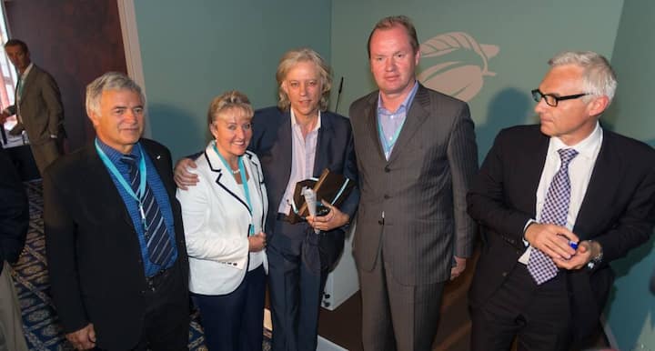 Hans Peter Michel, Landamann der Landschaft Davos; Barbara Janom Steiner, Regierungspräsidentin Graubünden; Sir Bob Geldof; Juergen B. Steinemann, CEO Barry Callebaut AG; Urs Rohner, VR-Präsident Credit Suisse