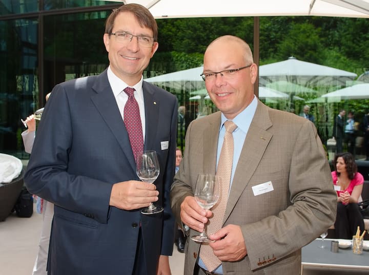 Gerhard Schürmann, Vorsitzender der Geschäftsleitung, Emil Frey AG; Marcel Guerry, CEO, Mercedes-Benz Schweiz AG.