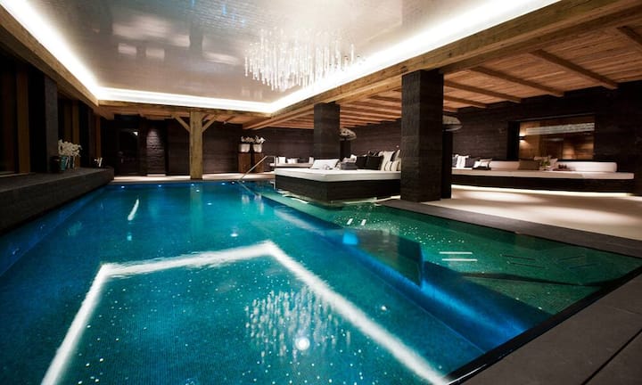 ...nicht nur ein Pool, sondern eine ganze Poollandschaft.