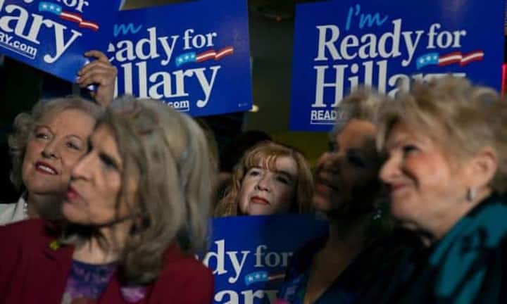 Dabei hat sie grosse Unterstützung von einem grossen Team. Bilder: Keystone