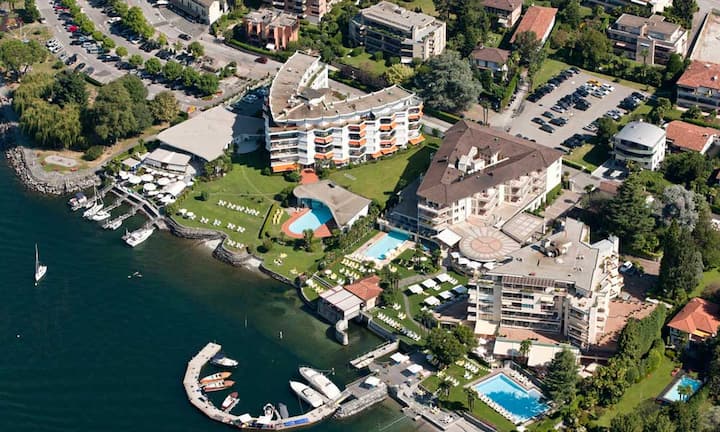 Kategorie «Energiequellen in der Nähe – Wellbeing zu jeder Jahreszeit»Auf dem zweiten Rang folgt das Fünfsternehaus Eden Roc in Ascona, Tessin. Das Hotel liegt direkt am Ufer des Lago Maggiore.