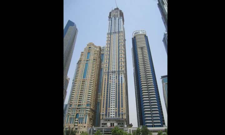 Rang 3 - Elite Residence, Dubai: Das quadratische Gebäude beinhaltet insgesamt 695 Wohneinheiten und eine Höhe von 381 Metern. (Bild: Michael Merola)