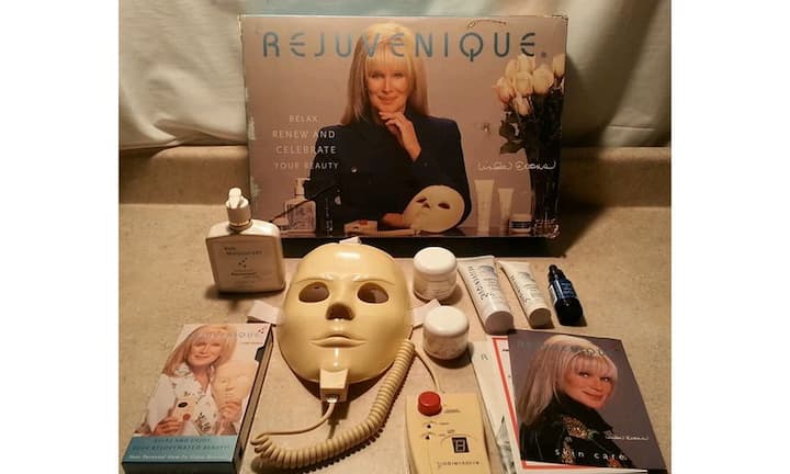 RejuveniqueDer Gesichtsschocker Rejuvenique sollte für schöne Haut sorgen. Wer sich selbst vom «Failure»-Produkt überzeugen will, kann das Produkte über Ebay noch immer kaufen.Screenshot Ebay
