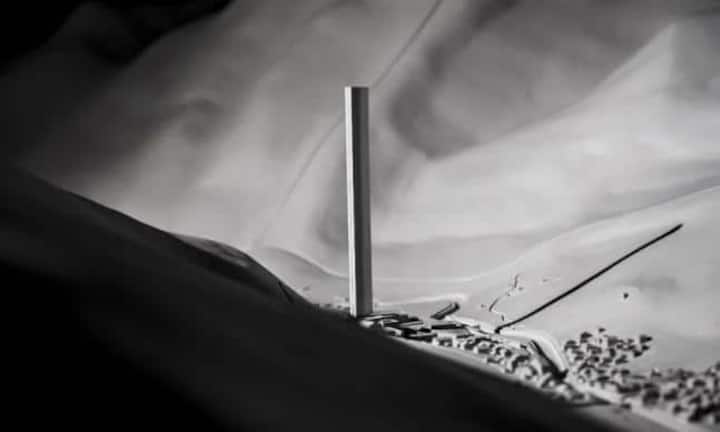 Vals. Ein beschauliches Dorf in Graubünden. 1000 Einwohner. Der Investor Remo Stoffel plant hier ein Gebäude der Superlative: 380 Meter hoch soll das Bauwerk sein.