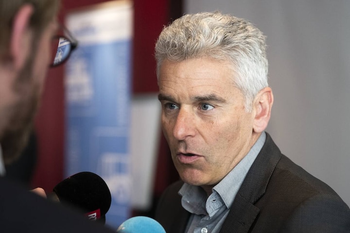 Ueli Stueckelberger, Direktor Verband oeffentlicher Verkehr VoeV, gibt ein Interview, nach einer Medienkonferenz ueber den Bahnausbauschritt 2035, am 27. Februar 2019 in Bern. (KEYSTONE/Peter Klaunzer)