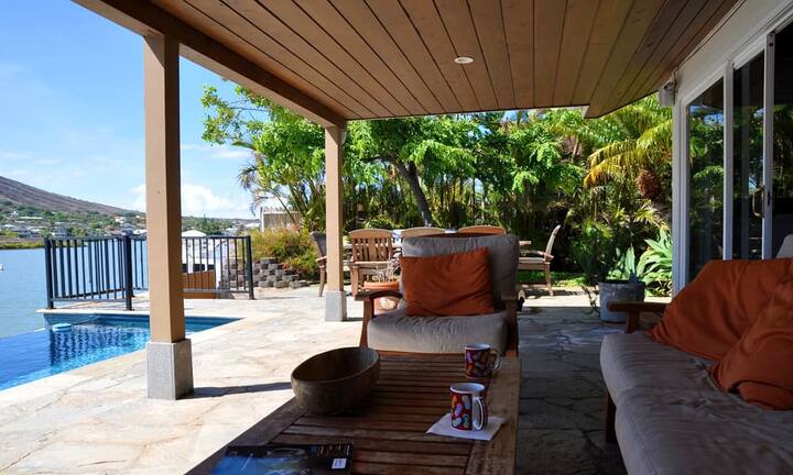 Platz 8: Hawaii, USADiese zu den USA zählende Insel hat auch dank der dort gedrehten TV-Serien und als Mekka für Surfer Kultstatus. Neben einem günstigen Klima reizt hier auch die schöne Natur. Einsame Strände sind keine Utopie. Möglichkeit des Insel-Hüpfens hilft gegen den Lagerkoller. Durchschnitts-Hauspreis: 2,0 Millionen Dollar.Banzai Hiroaki/Flickr/CC