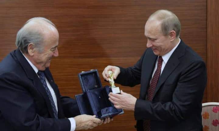 Kurz vor dem 65. Fifa-Kongress in Zürich findet Sepp Blatter nur lobende Worte für Russlands Präsidenten Wladimir Putin. Die Russen hätten «Five Stars» verdient für ihre WM-Vorbereitung.