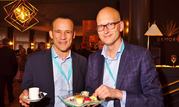 Dominique Schwitz, Private Banking Premium Clients, Credit Suisse AG;
Jerwin Tholen, Director, KPMG