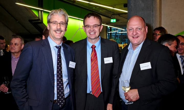 Constantin Tönz, CFO, energie360°;
Benedikt Koch, Geschäftsführer, Fachverband infra;
Frits van de Graaf, Chief Commercial Officer, D-ploy (Schweiz) GmbH