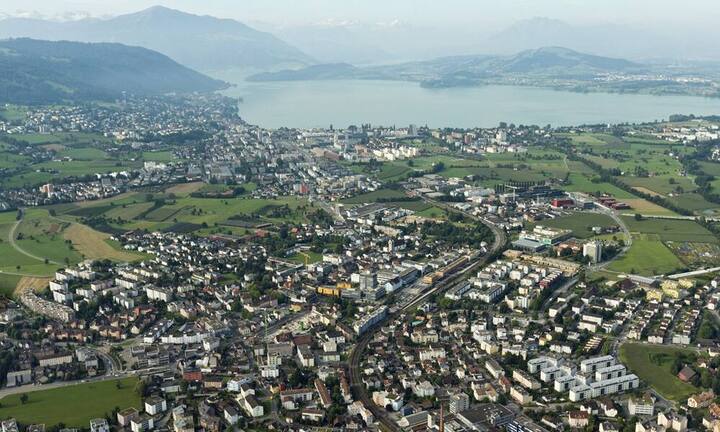 Rang 2 (Vorjahr 2): Zug