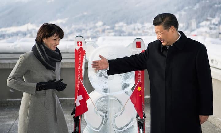 Bundespräsidentin Doris Leuthard trifft auf den chinesischen Präsidenten Xi Jinping.