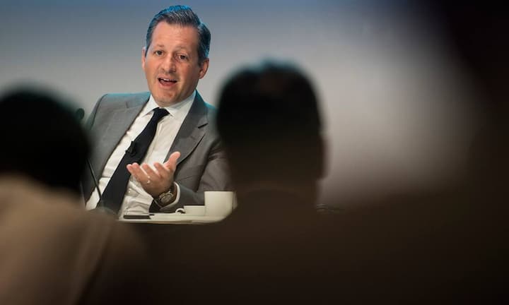 Boris Collardi:CEO Julius BärDie Bank Julius Bär – das ist je länger, je mehr eine Person: Boris Collardi. Seit 2009 als CEO an der Spitze der Privatbank, hat er seine Macht stetig ausgebaut und gilt heute angesichts des eher schwachen Verwaltungsrats als unbestrittener starker Mann im Haus. Mit seinem Wachstumskurs hat er die Bank schnell vorangebracht.