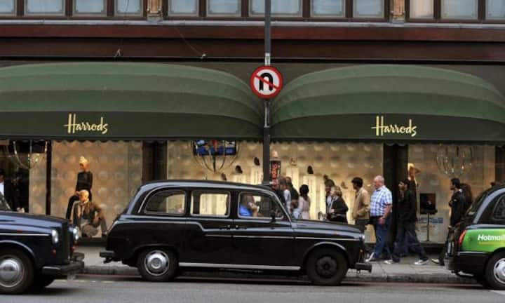 Luxus-Einkaufshaus Harrods in London: England belegt in der Rangliste den 4. Rang. Rund 513'000 Millionäre leben auf der Insel.