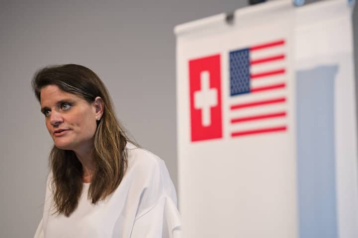 Martina Hirayama, Staatssekretärin