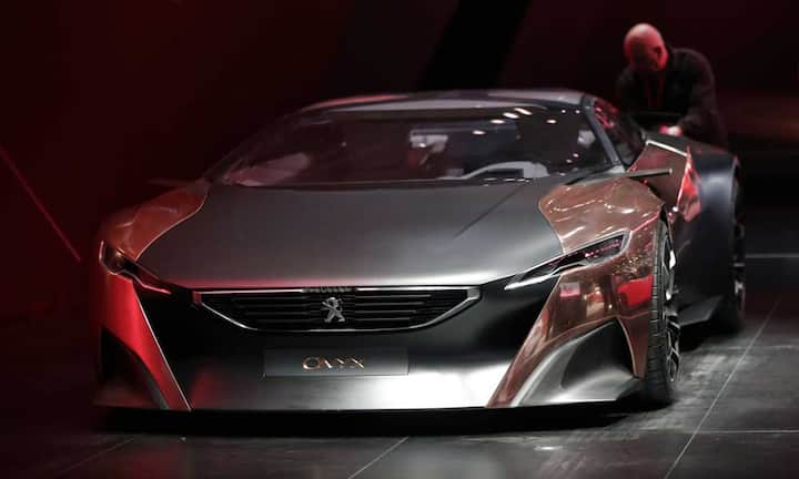 Peugeot Onyx Konzept
Peugeot zeigt auf dem Genfer Salon die Studie eines künftigen Supersportwagens mit V8-Mittelmotor.