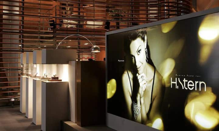 H.Stern ist heute der drittgrösste Schmuckkonzern der Welt. Gegründet wurde die Firma 1945 mit 200 Dollar Startkapital.