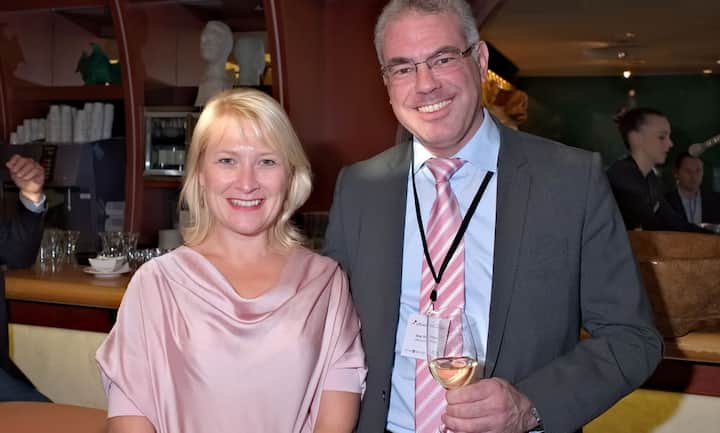 Lydia Ebersbach, Marketing Wealth Management, UBS AG;
Romano Wyss, Senior Vermögensberater, Raiffeisenbank Zürich