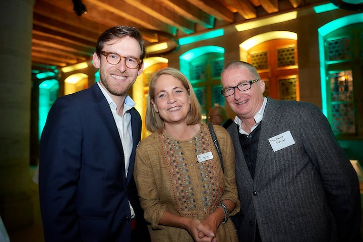 Preisverleihung des 5vor12-Preis fuer Deregulierung von StrategieDialog21 und dem Swiss Venture Club im Rathaus Bern. Luc Schnurrenberger, Research Associate EconomieSuisse, Sandra Speiser, Head of Federal Affairs EconomieSuisse und Andreas Wick. © Adrian Moser / Bilanz
