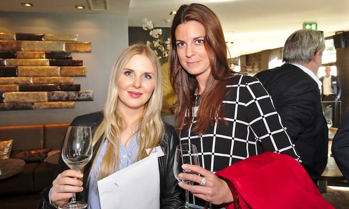 Silja Meyer Rechtsanwältin, Credit Suisse;
Micaela Savides, Rechtsanwältin, Credit Suisse