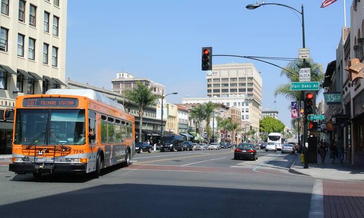 Platz 5: In der am Fuss der San Gabriel Mountains gelegene Stadt Pasadena, CA generieren 3,3 Prozent der dort lebenden Millennials mehr als 350'000 Dollar im Jahr.