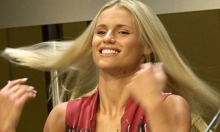 2002 folgt der Sprung nach Deutschland: Michelle Hunziker wird auf einer Pressekonferenz in Köln als Moderatorin der 15-teiligen RTL-Fernsehshow «Deutschland sucht den Superstar» vorgestellt.