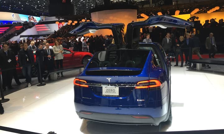 Ob es das Nachfolgemodell mit den markanten Flügeltüren mit dem Vorgänger aufnehmen, muss sich noch zeigen.
Bilder: Keystone/Mathias Ohanian