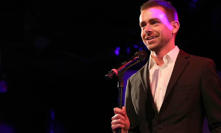 Das sind die Hobbys erfolgreicher Menschen:Jack Dorsey wandertIm Jahr 2011 führte Dorsey zum ersten Mal Twitter und Square in Vollzeit. Auf der Techonomy im gleichen Jahr erzählte er seinem Publikum, dass er jedem Tag ein Thema gab, um alles überhaupt schaffen zu können. So konnte er sich schnell die Aufgaben des Tages merken und sich nur darauf konzentrieren — ganz ohne Ablenkungen. An seinen freien Samstagen ging er dann immer am liebsten wandern.
