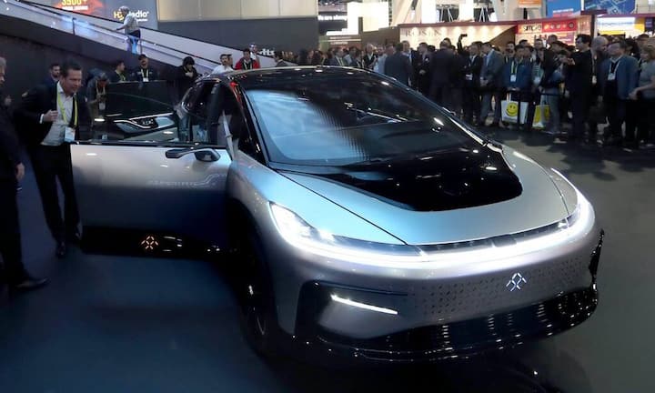 Faraday Future plant sein Modell FF91 im Jahr 2018 auszuliefern. Entwicklungschef Nick Sampson verkündigte aber bereits zur Vorstellung des Fahrzeugs den Anbruch einer «neuen Ära der Mobilität». Das Auto soll noch etwas schneller von 0 auf 100 beschleunigen als der Tesla Model 3.