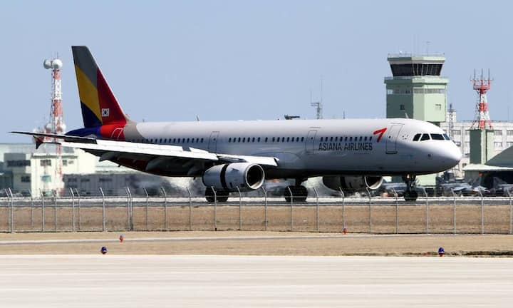 Platz 3: Asiana Airlines Die südkoreanische Fluggesellschaft serviert in der Economy koreanische Nudeln, pikante Suppen, japanische Speisen und frischen Salat.