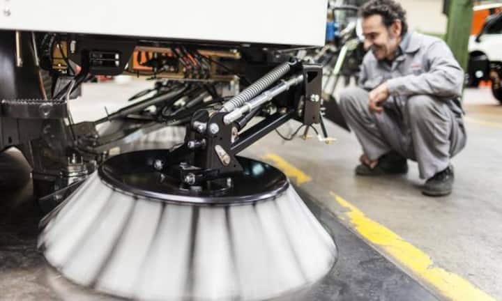 Der starke Franken und eine schwache Nachfrage haben Bucher dazu gezwungen, 60 Jobs aus Niederweningen ins Ausland auszulagern.