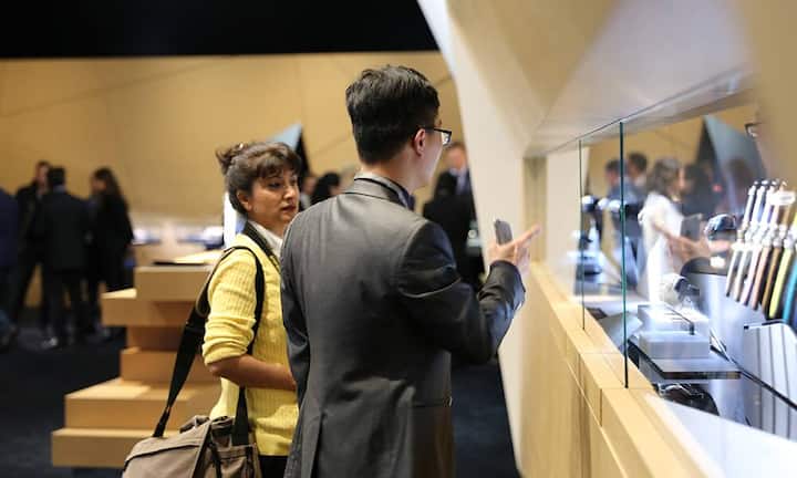 Viele Stände der Fachmesse gleichen Boutiquen in einer Luxusmall.