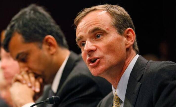 Der «Economist» hat ein Ranking der einflussreichsten Ökonomen der Welt erstellen lassen. Unter den Top-10 befinden sich hauptsächlich Amerikaner. So etwa Simon Johnson. Er ist Professor am MIT in Boston und war von 2007 bis 2008 Chefökonom beim Internationalen Währungsfonds. Er bezeichnete den Schweizer Top-Banker Josef Ackermann einst als «einen der gefährlichsten Bankmanager der Welt». Johnson belegt Platz 10 der einflussreichsten Ökonomen.