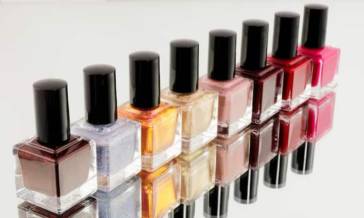 Südkoreaner bezahlen dafür für Nagellack am meisten. Für ein Fläschchen müssen sie durchschnittlich 29 Euro hinblättern. Farbige Nägel bekommt in den vereinigten arabischen Emiraten deutlich erschwinglicher - das Fläschchen kostet dort 4.10 Euro. Pixabay
