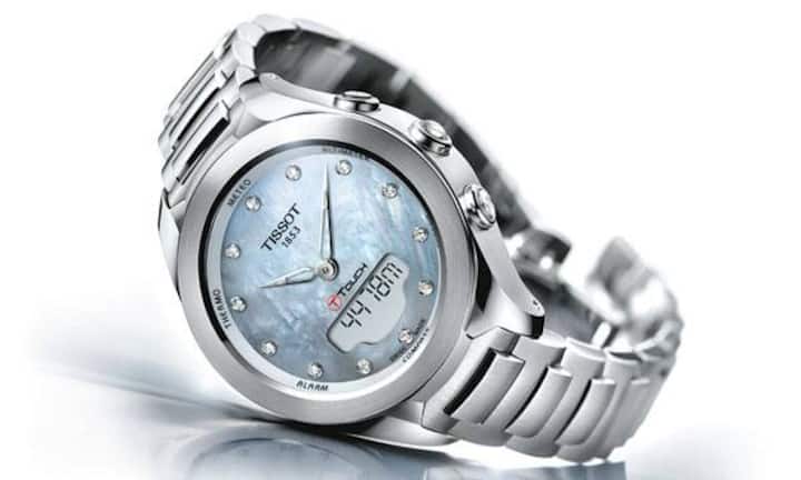 Unendliche Erfolgsgeschichte: Die 1999 lancierte T-Touch erfüllt alle Voraussetzungen, um als meistunterschätzte Erfolgsgeschichte in die Annalen der Uhrmacherei einzugehen. Niemand redet gross von der Multifunktionsuhr, die über das Glas gesteuert wird – aber viele kaufen sie. Tissot, mit über drei Millionen Uhren zweitwichtigster Hersteller der Schweiz, gibt mit der T-Touch Lady Solar weiter Gas. Der Preis stand bei Redaktionsschluss noch nicht fest.