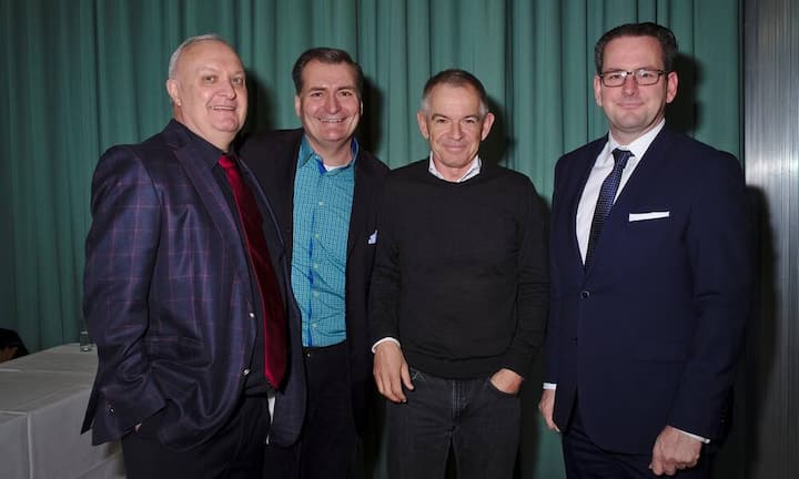 Urs Wasserfallen, Partner, Communicators AG;
Markus Baumgartner, Partner, b-public AG;
Bendicht Luginbühl, CEO, Repaper Consulting Corporation;
Michael A. Welti, Direktor, Reyl & Cie AG innovative banking; (v.l.n.r.)